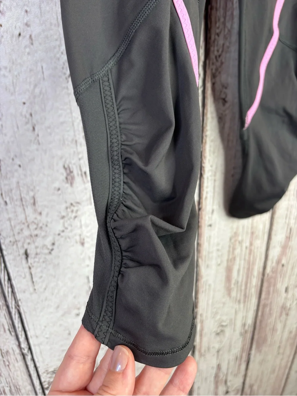 🍋Lululemon Run: Pace Crop Soot/Pretty Purple Size 4 Low Rise Run Tight Fit *Mark